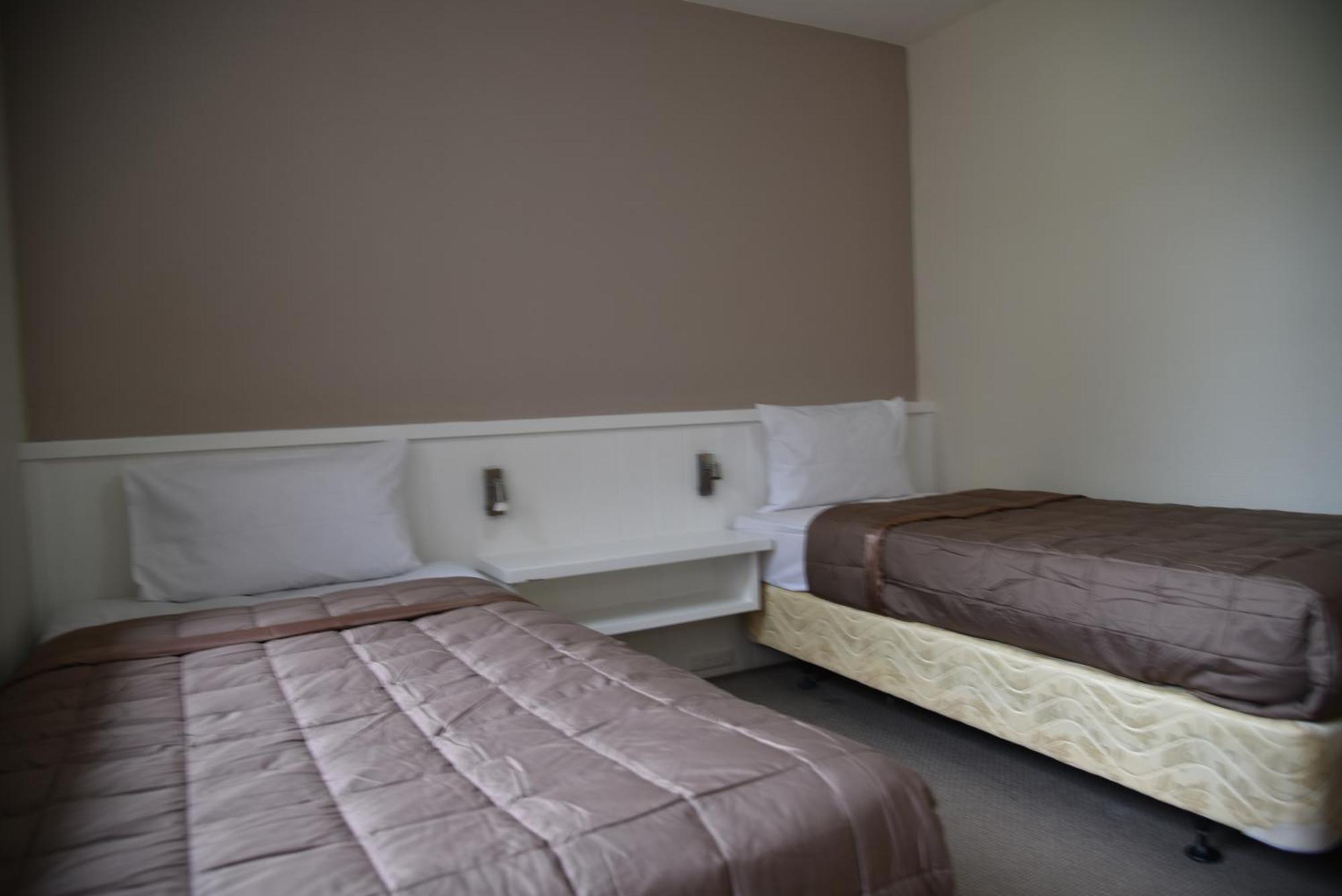 Aotea Lodge Porirua Buitenkant foto