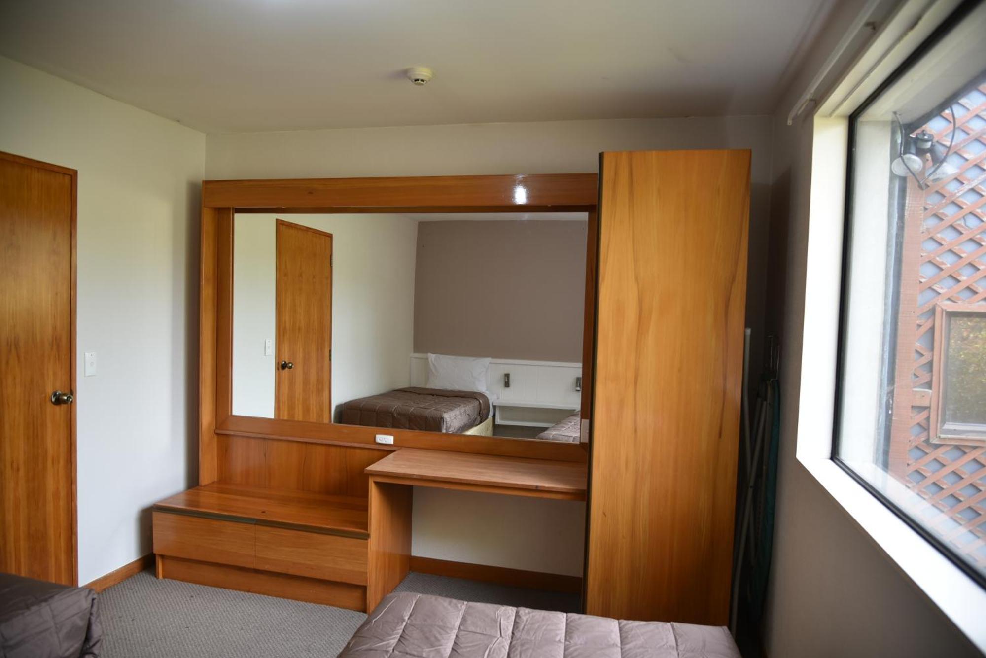Aotea Lodge Porirua Buitenkant foto