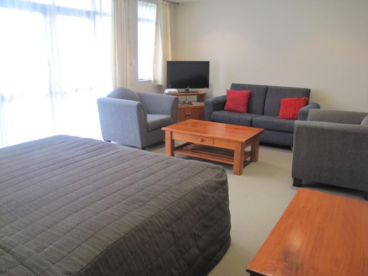 Aotea Lodge Porirua Buitenkant foto