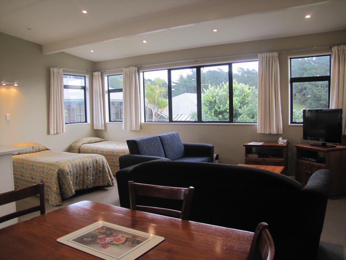 Aotea Lodge Porirua Buitenkant foto