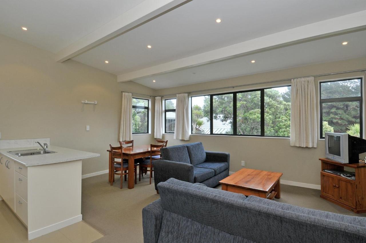 Aotea Lodge Porirua Buitenkant foto